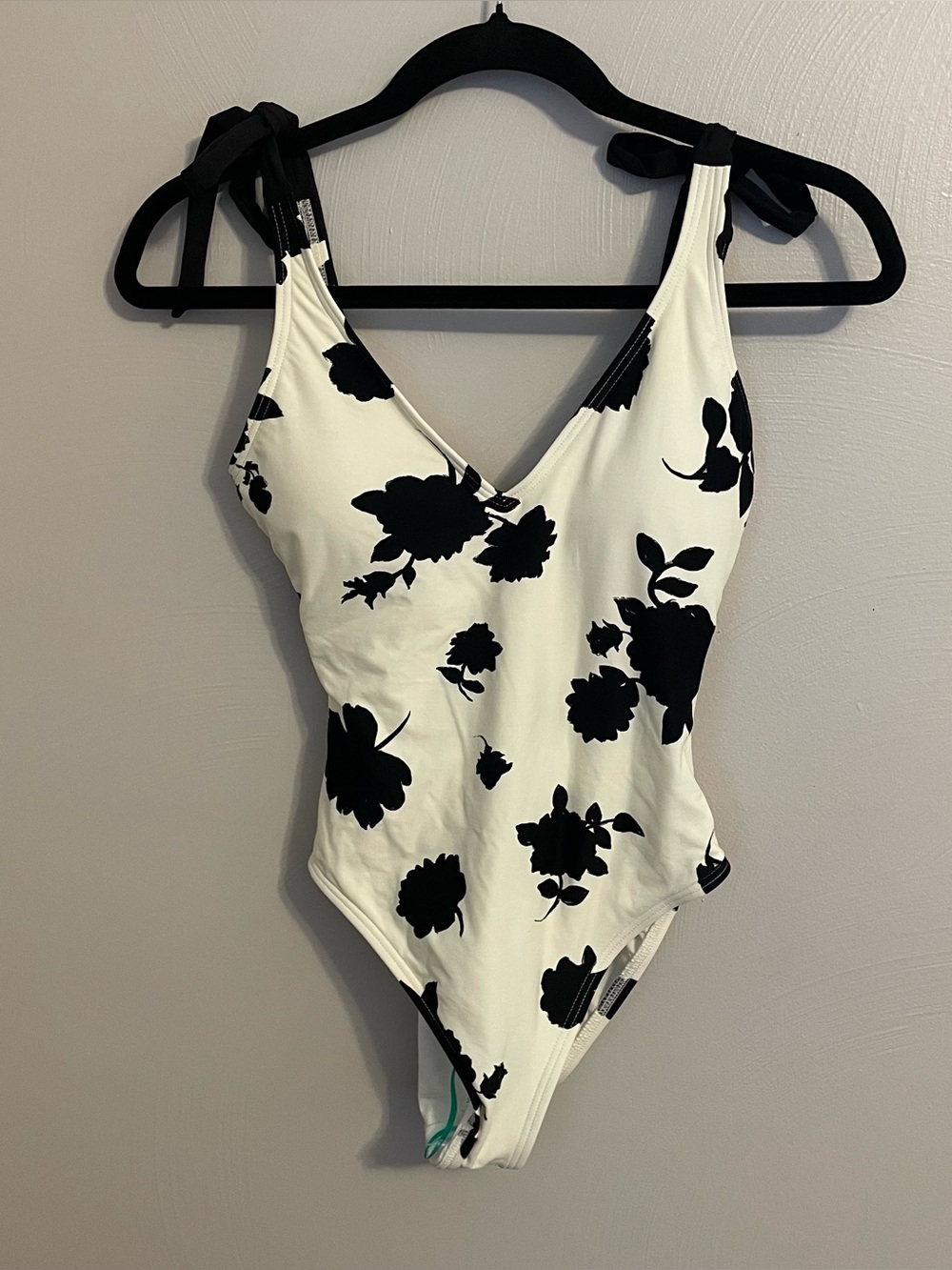 Kate Spade Black and White Swimsuit Size XL NWT